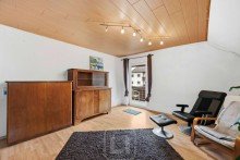 DG | Wohnzimmer | Balkon Ihr vielf�ltiges 2-Familienhaus mit au�ergew�hnlichem Grundst�ck & gro�em Entwicklungspotenzial