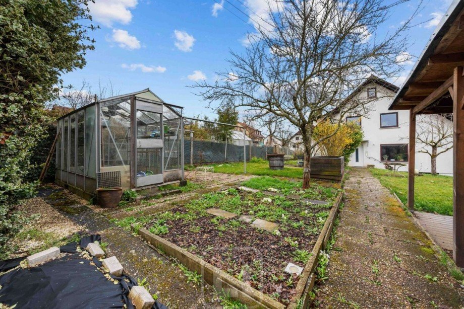 Gew�chshaus Zweifamilienhaus Ebhausen