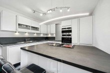 Elegante Einbauk�che Ihr vielf�ltiges 2-Familienhaus mit au�ergew�hnlichem Grundst�ck & gro�em Entwicklungspotenzial