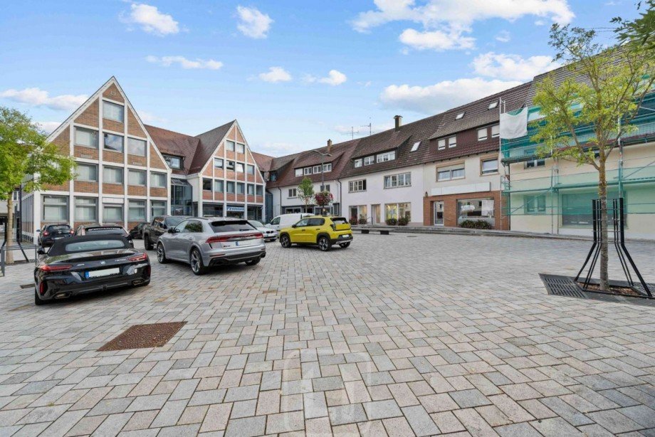 Marktplatz direkt vor der T�re Ladenlokal Magstadt