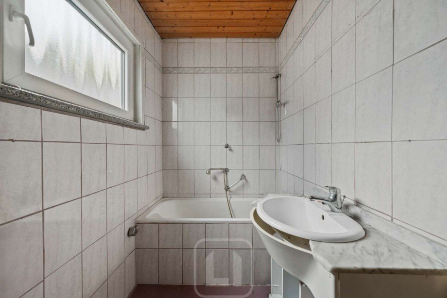 EG | Tageslichtbad Einfamilienhaus Calw