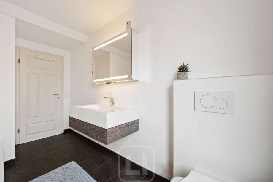 Modernes Badezimmer Dachgeschosswohnung Esslingen am Neckar