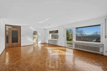 Gro�z�giger Wohnbereich Zweifamilienwohnhaus voller Charme | Traumhafte Aussicht | Gr�ner Garten | Pure Lebensfreude