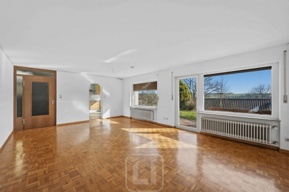 Gro�z�giger Wohnbereich Zweifamilienhaus Altensteig