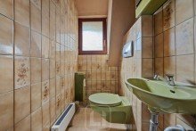 G�ste-WC Gro�z�gige Doppelhaush�lfte | viel Potential | 2-3 Wohneinheiten m�glich | Werkstatt | Doppelgarage