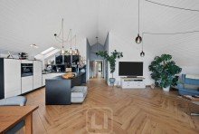 Offenes Wohnambiente Gro�z�gige 5-Zimmer-Wohnung mit exzellenter Raumaufteilung, Licht, Weite und Komfort | Stellplatz