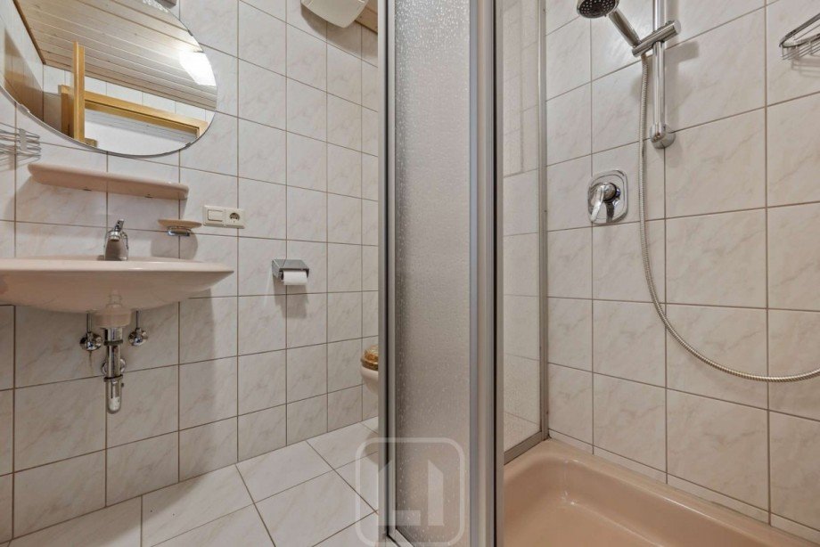 Badezimmer | Dusche Doppelhaush�lfte Althengstett