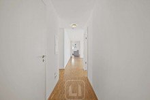 Eingangsbereich Gro�z�giges Wohnen �ber den D�chern von Degerloch | 175 qm Wohnfl�che | 5 Zimmer | 2 Dachterrassen