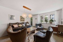 Wohnzimmer | Zugang Balkon Lichtdurchflutete 3,5 Zimmer-Wohnung | 2 Balkone | Zentrumsnah und dennoch im Gr�nen