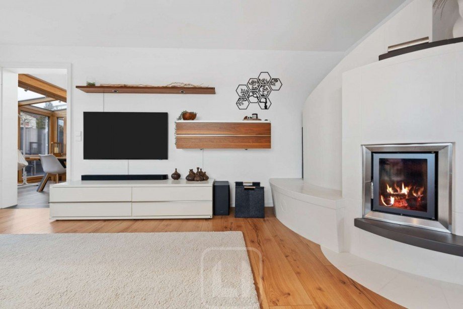 EG I Kamin mit Sitzgelegenheit Einfamilienhaus Tiefenbronn