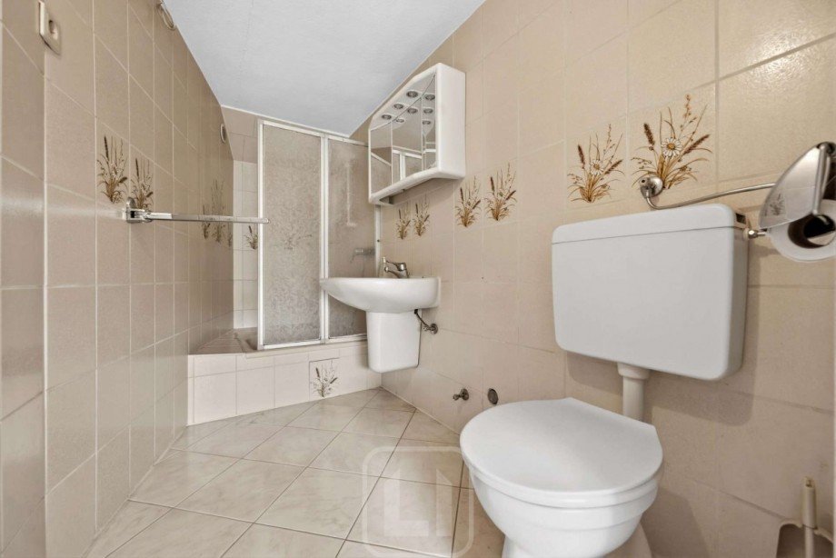 Bad en suite Doppelhaush�lfte B�blingen