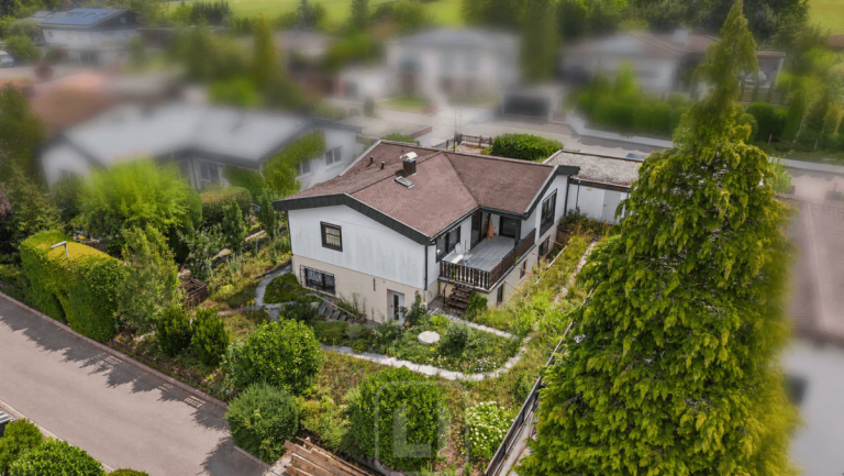 Wohnen in ruhiger Lage Wildberg Einfamilienhaus Am W�chtersberg wartet Ihr Zuhause auf eine neue Geschichte