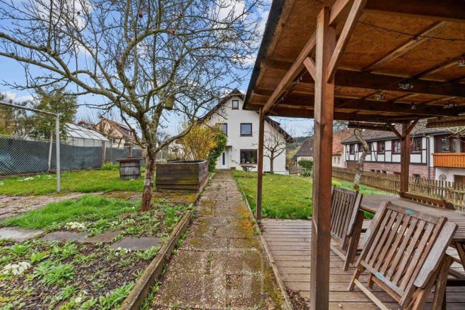 �berdachte Sitzm�glichkeit Zweifamilienhaus Ebhausen