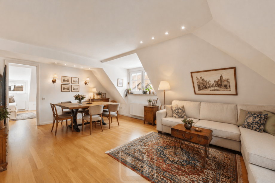 Beispielbild | Wohnzimmer Dachgeschosswohnung Esslingen am Neckar