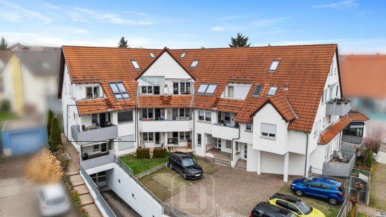 Frontansicht Nufringen Etagenwohnung Gefragte Lage, starke Perspektive: 3-Zimmer-Wohnung (ca. 64 m�) | Balkon & Tiefgarage