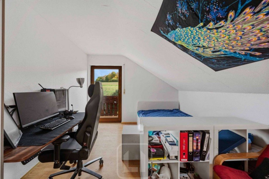 Schlafzimmer 2 | Zugang Balkon Doppelhaush�lfte Althengstett