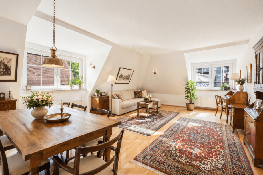 Beispielbild | Wohn-/Esszimmer Dachgeschosswohnung Esslingen am Neckar