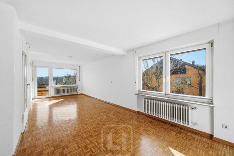 Lichtdurchflutet Zweifamilienhaus Altensteig