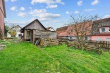 Au�enbereich Ihr vielf�ltiges 2-Familienhaus mit au�ergew�hnlichem Grundst�ck & gro�em Entwicklungspotenzial