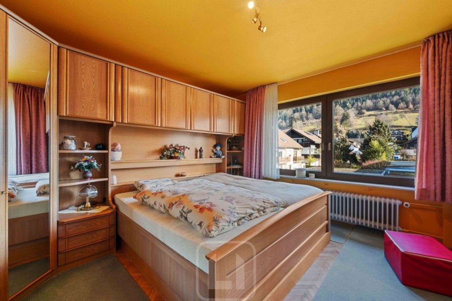 1. OG | Schlafzimmer Mehrfamilienhaus Bad Wildbad