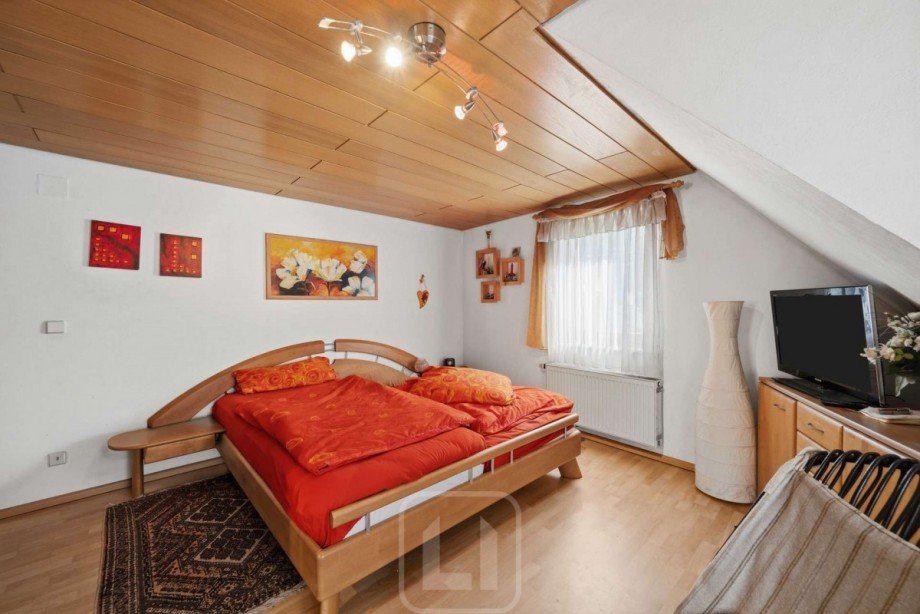 Gro�z�giges Schlafzimmer Einfamilienhaus Calw