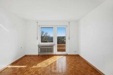 Schlafzimmer 2 Zweifamilienwohnhaus voller Charme | Traumhafte Aussicht | Gr�ner Garten | Pure Lebensfreude