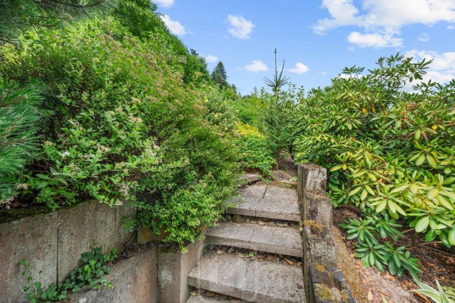 Weg in die Natur Dachgeschosswohnung Neuenb�rg