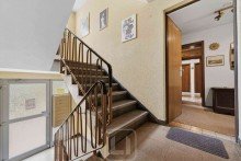 Gepflegtes Treppenhaus Lichtdurchflutete 3,5 Zimmer-Wohnung | 2 Balkone | Zentrumsnah und dennoch im Gr�nen
