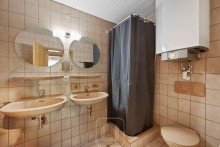 Wohnung 1 | Badezimmer Gepflegtes Mehrfamilienhaus mit 5 Wohneinheiten in ruhiger Wohnlage