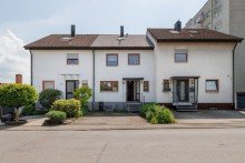 Reihenmittelhaus (Ansicht 2) Charmantes Reihenmittelhaus im Herzen G�rtringens | 5,5 Zimmer | Kleiner Garten | 2 Balkone