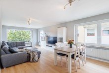 Wohn- und Essbereich Moderne 3-Zi-Wohnung in Nufringen | 1. OG | S�dbalkon | Garage | Neu: EBK, Bad, Fenster und B�den