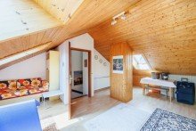 Dachgeschoss (2) Charmantes Reihenmittelhaus im Herzen G�rtringens | 5,5 Zimmer | Kleiner Garten | 2 Balkone