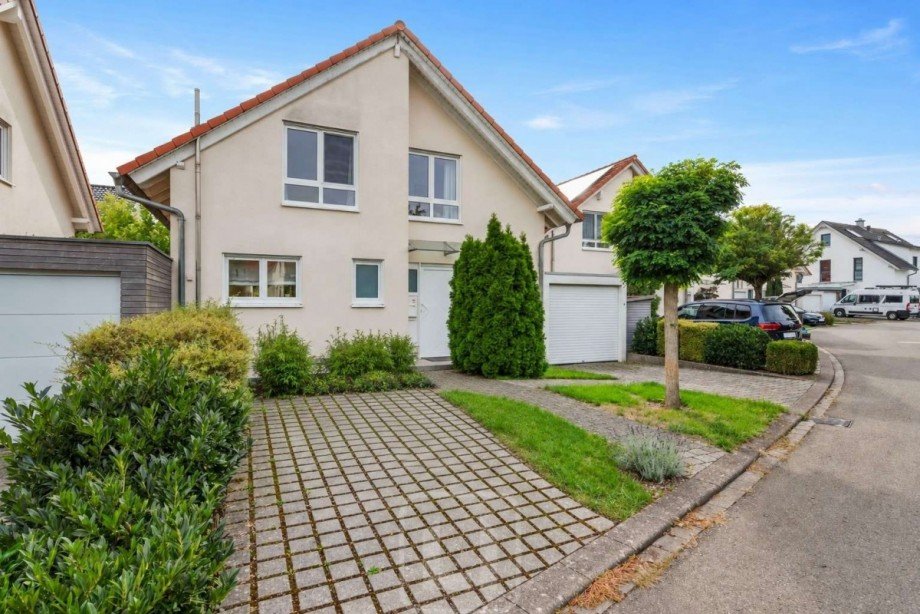 Stellplatz 1 Einfamilienhaus G�ufelden