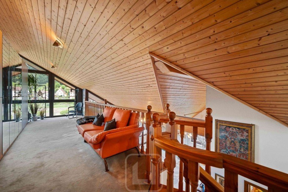 Galerie Dachgeschosswohnung Neuenb�rg