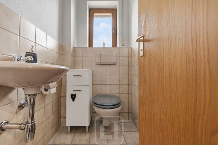 G�ste-WC Doppelhaush�lfte Althengstett