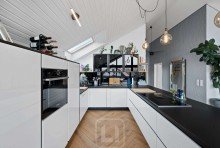 Genuss beginnt hier Gro�z�gige 5-Zimmer-Wohnung mit exzellenter Raumaufteilung, Licht, Weite und Komfort | Stellplatz