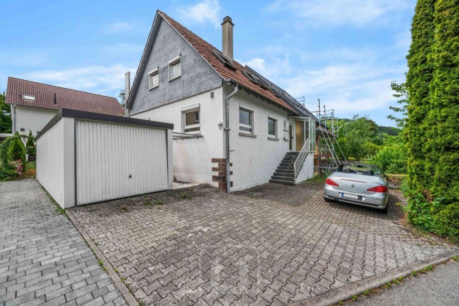 Innenhof | Stellpl�tze Doppelhaush�lfte Nagold