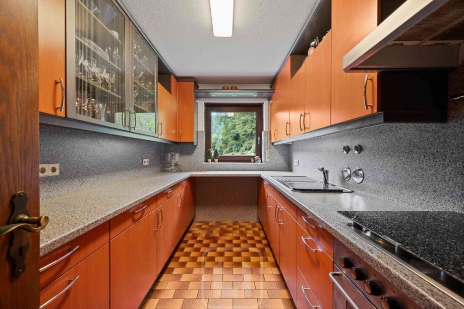 Einbauk�che Dachgeschosswohnung Neuenb�rg