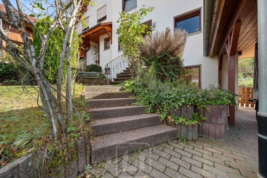 Verbindung Haus und Garten Doppelhaush�lfte Althengstett