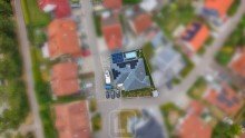 Aus der Vogelperspektive Familienfreundlicher Bungalow mit Pool | 2 Etagen | Doppelgarage & Stellpl�tze