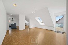 ...mit Zugang zur Terrasse Gro�z�giges Wohnen �ber den D�chern von Degerloch | 175 qm Wohnfl�che | 5 Zimmer | 2 Dachterrassen