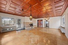 1. OG  | Wohn- Esszimmer Gro�z�giges Einfamilienhaus | 205 m� WoFl. | Traumgarten & Terrasse | 2 Garagen