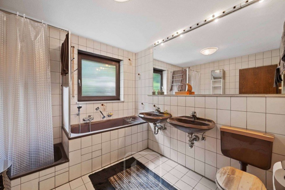 Tagelicht-Badezimmer Dachgeschosswohnung Neuenb�rg