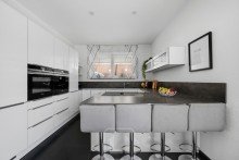 Kochen und Genie�en in geselliger Atmosph�re Familienfreundlicher Bungalow mit Pool | 2 Etagen | Doppelgarage & Stellpl�tze