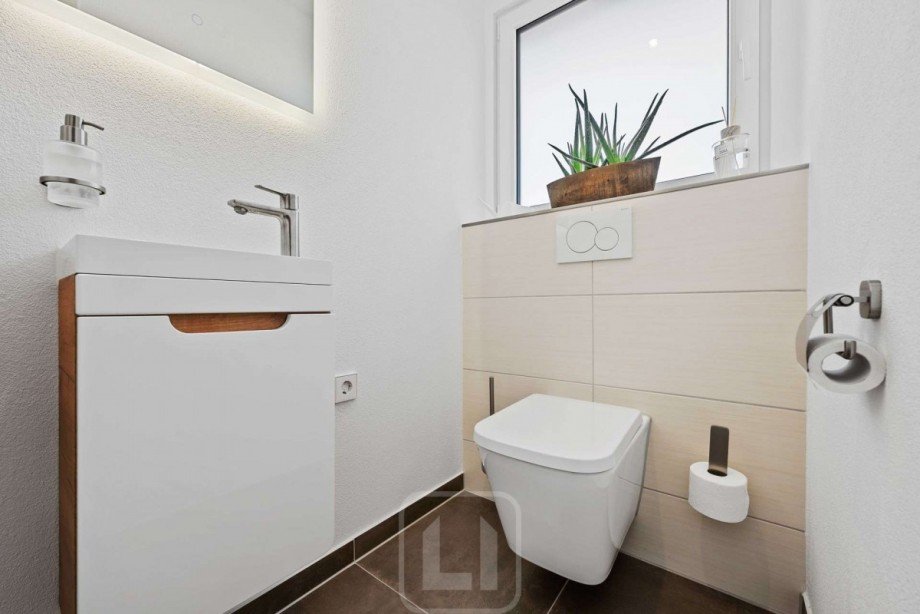 EG I G�ste-WC Einfamilienhaus Tiefenbronn