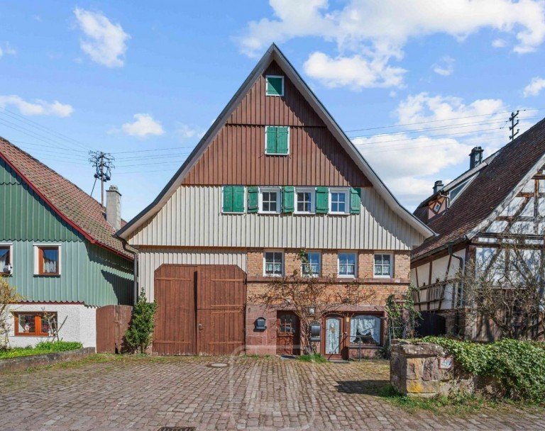 Liebevoller Altbaucharme Bad Teinach-Zavelstein Einfamilienhaus Zauberhaftes, denkmalgesch�tztes Fachwerkhaus mit Garten | renovieren & neu erstrahlen lassen