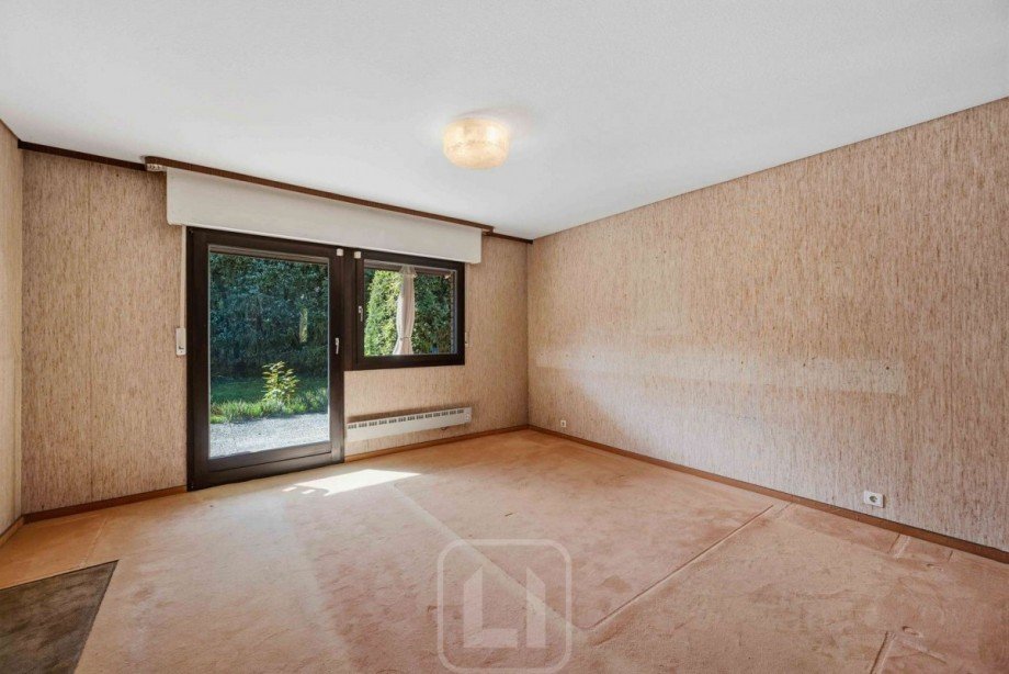 Schlafzimmer | Zugang Terrasse Einfamilienhaus Ostelsheim
