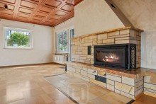 1. OG | Kamin Gro�z�giges Einfamilienhaus | 205 m� WoFl. | Traumgarten & Terrasse | 2 Garagen