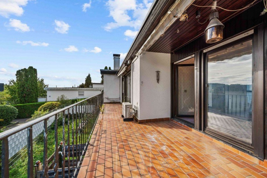 Weitl�ufiger Balkon Einfamilienhaus Vaihingen an der Enz