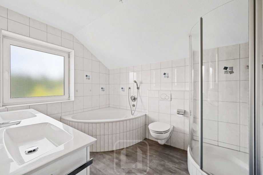 Tageslichtbad Maisonettewohnung Neuenb�rg